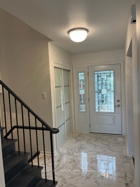 8 Peacock Lane