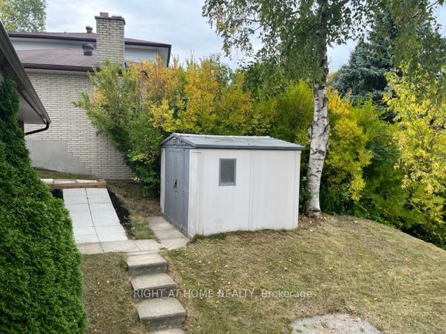 8 Peacock Lane
