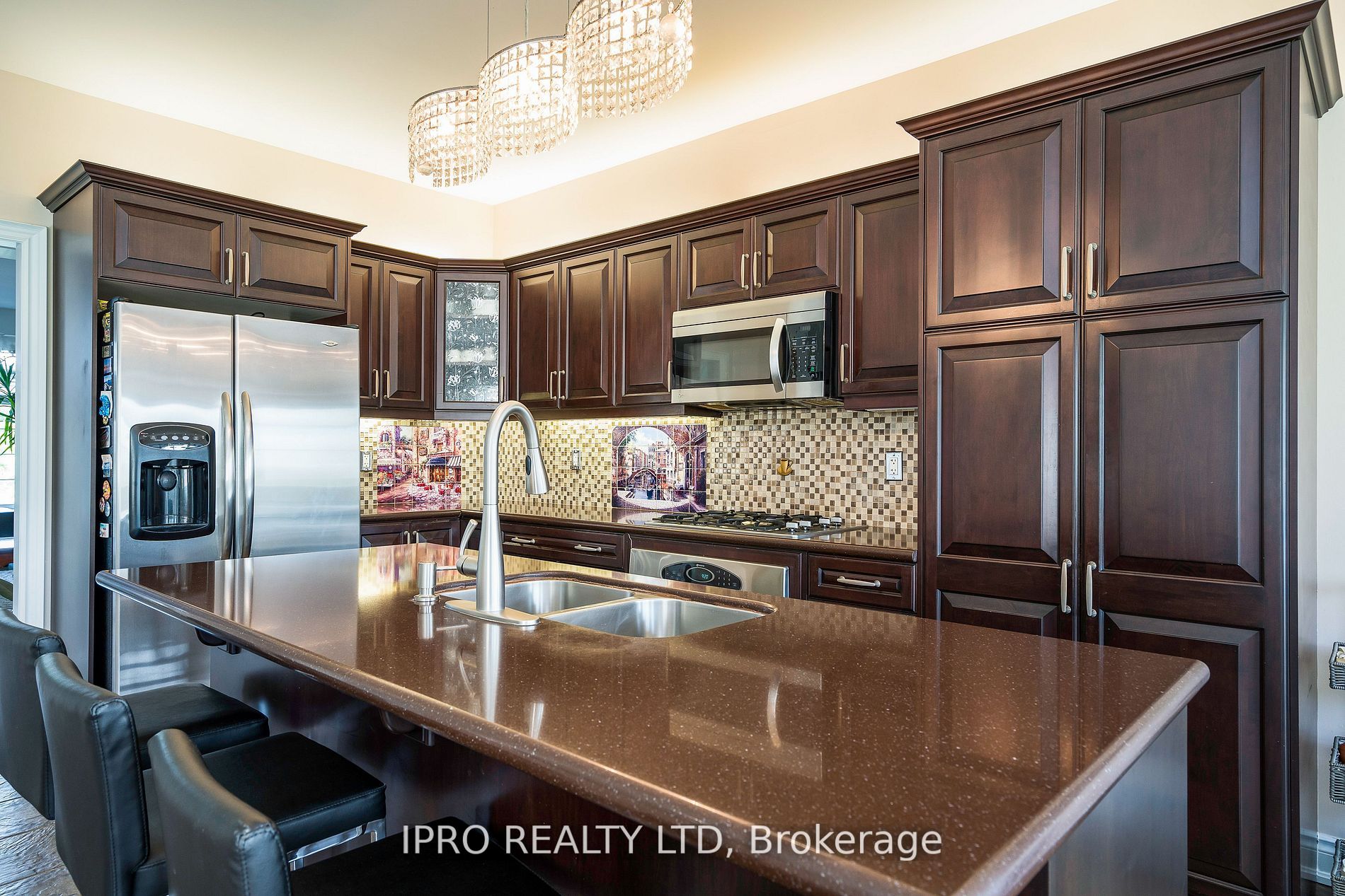 17 Maple Dr