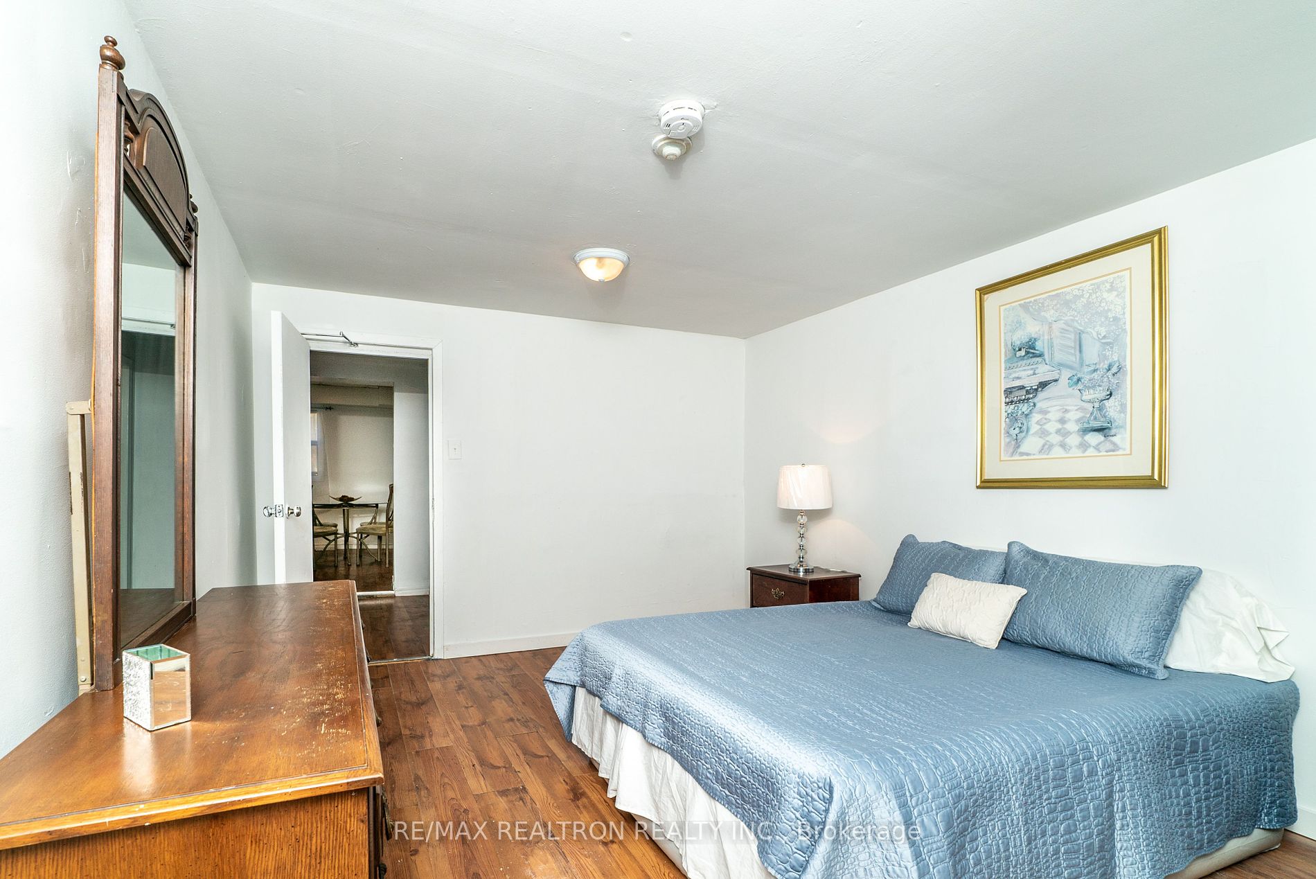 105 Douglas St