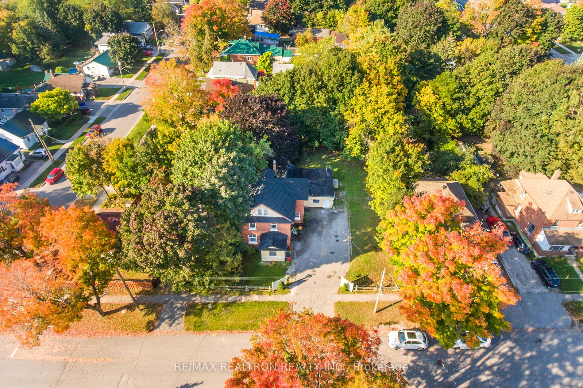 105 Douglas St
