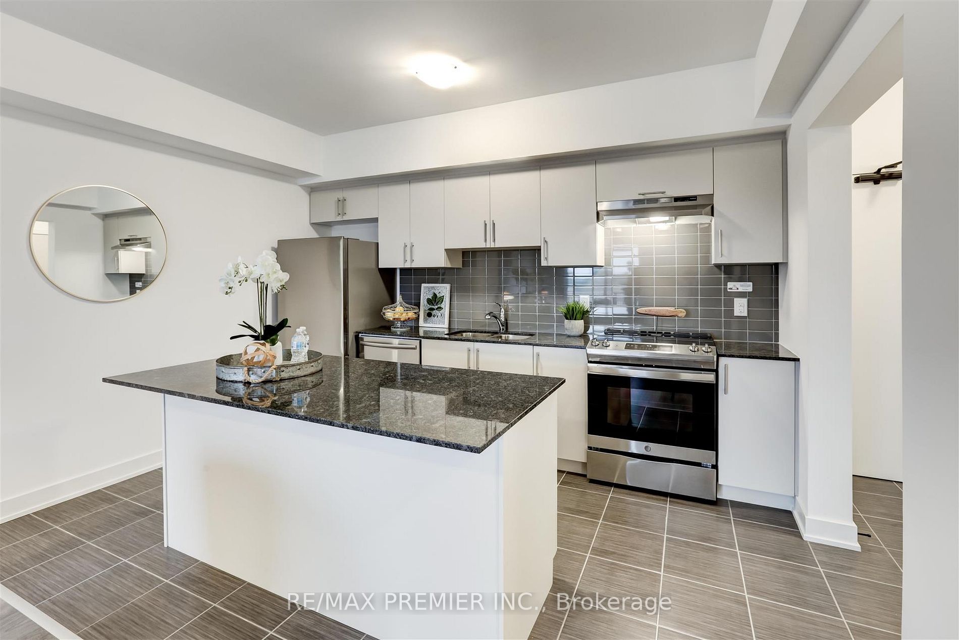 5 Chef Lane, #303