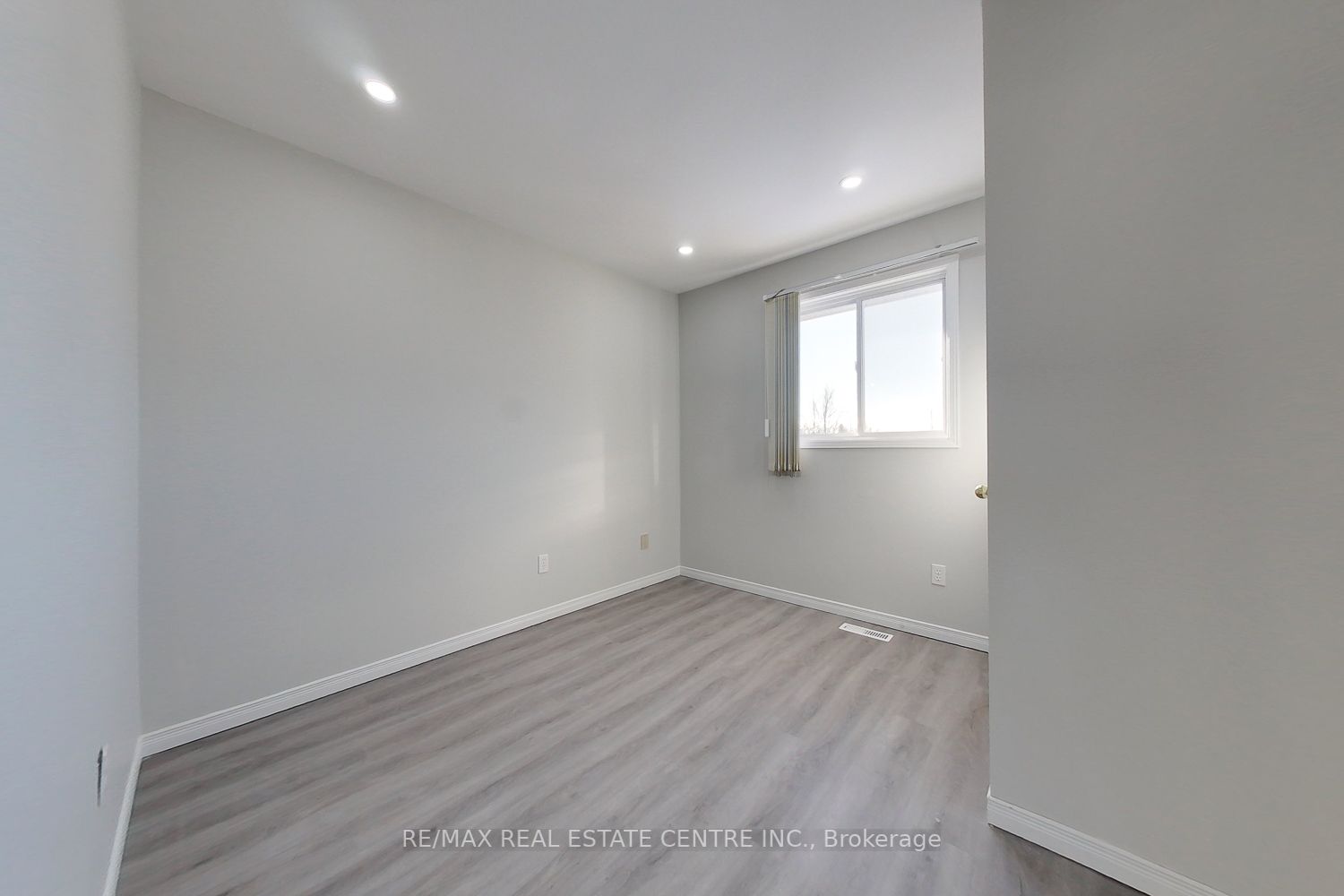 124 Laidlaw Dr