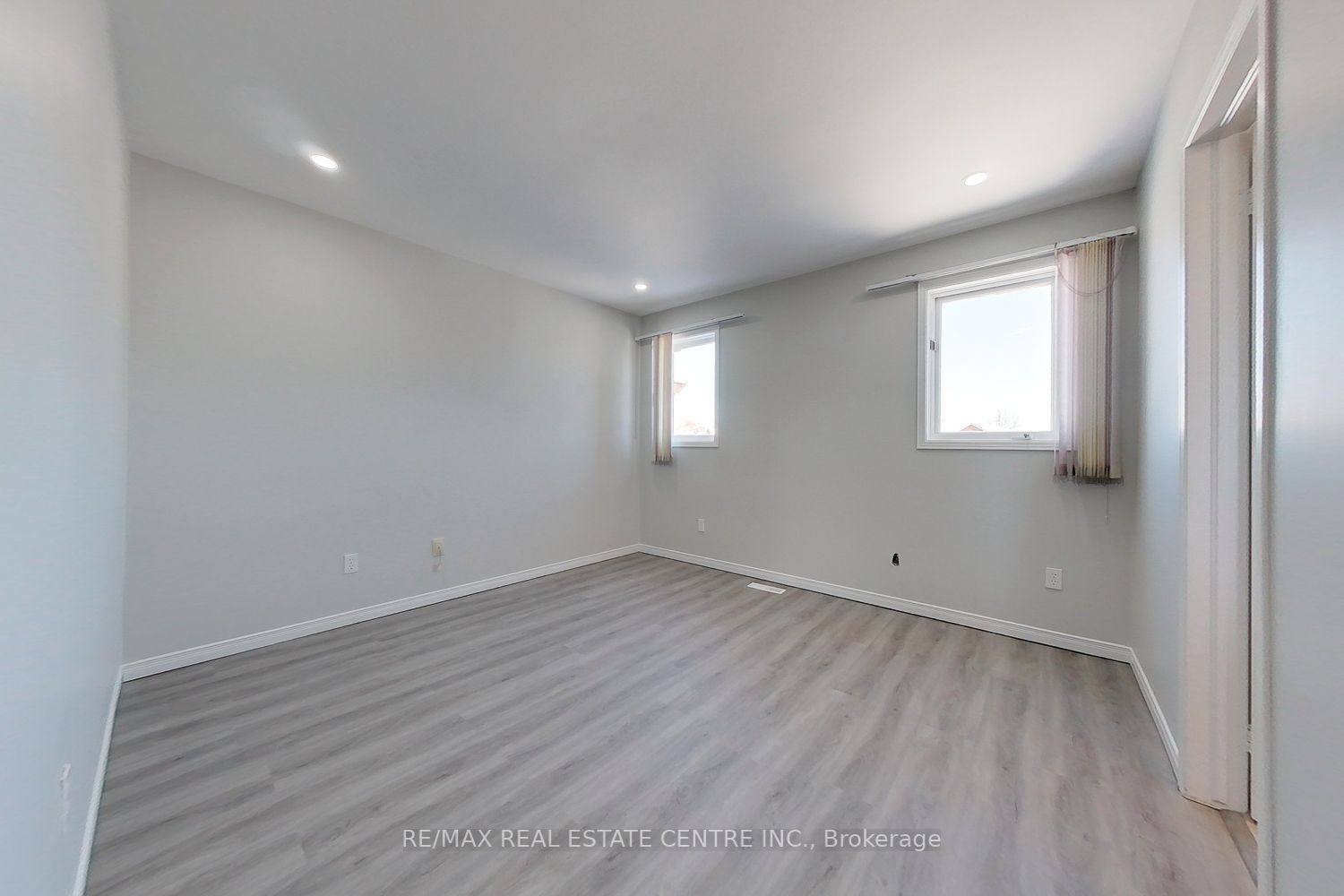 124 Laidlaw Dr