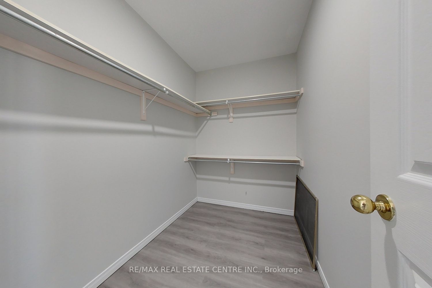 124 Laidlaw Dr