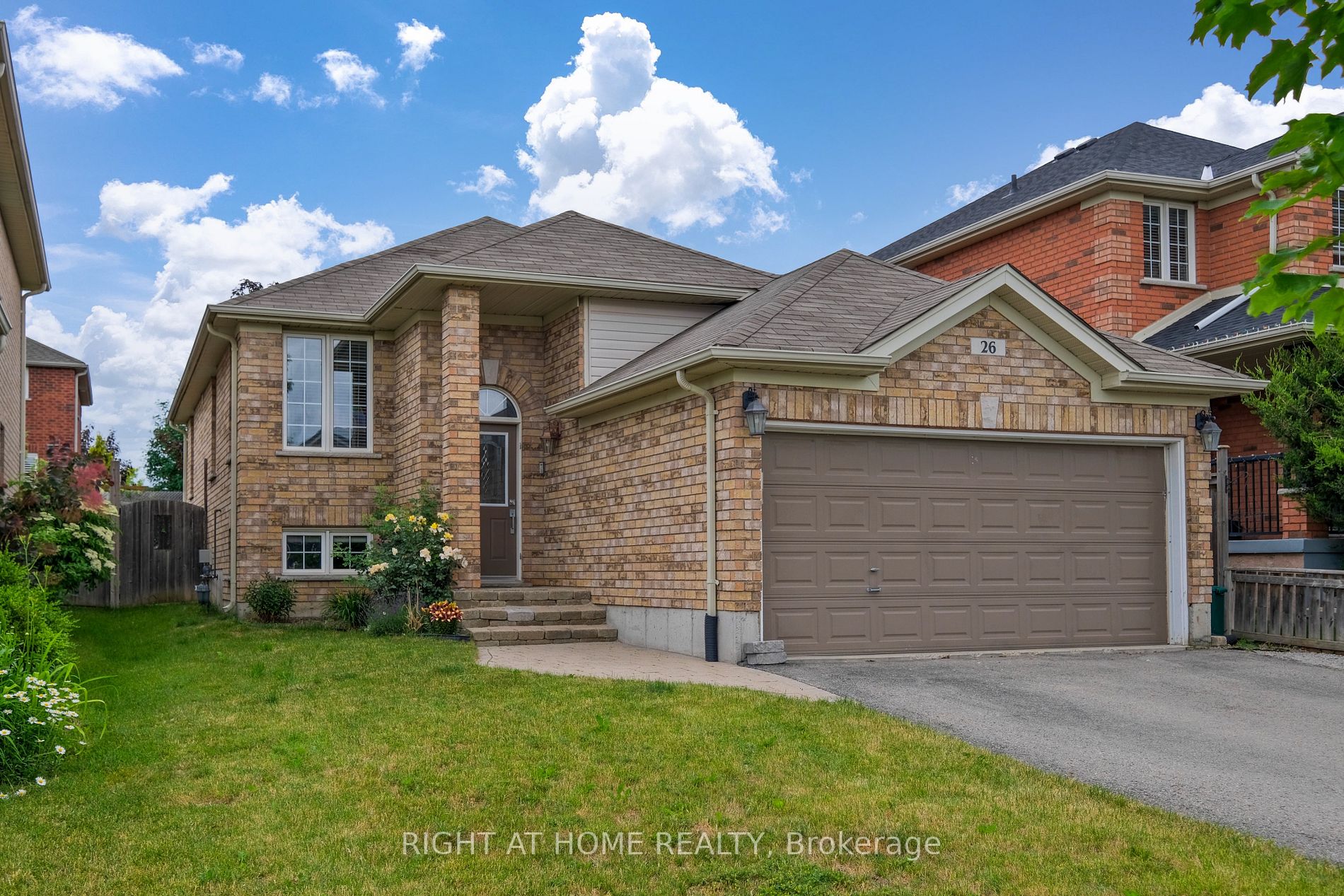 26 Empire Dr