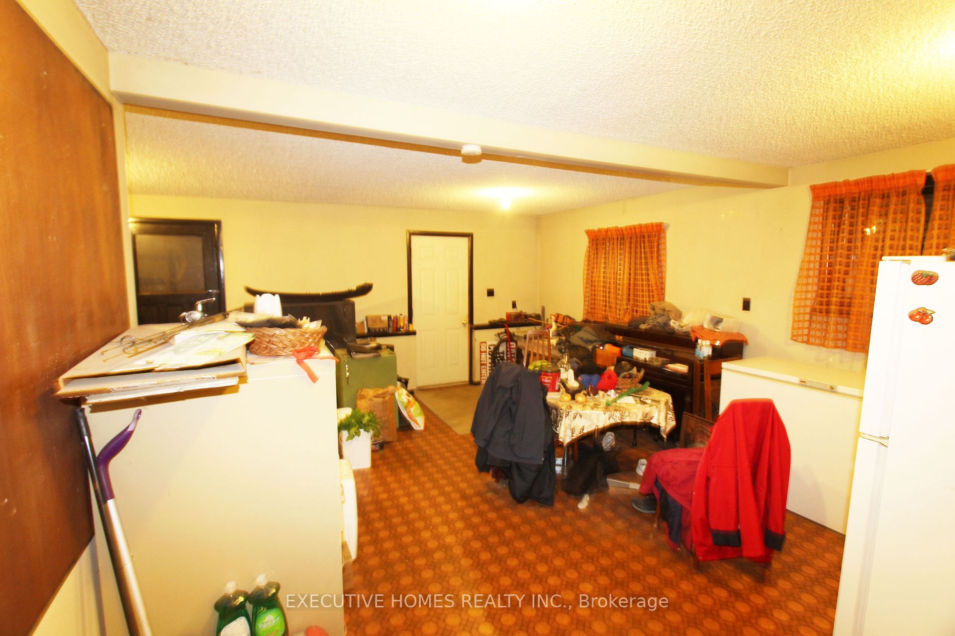 899 County Rd 6 N