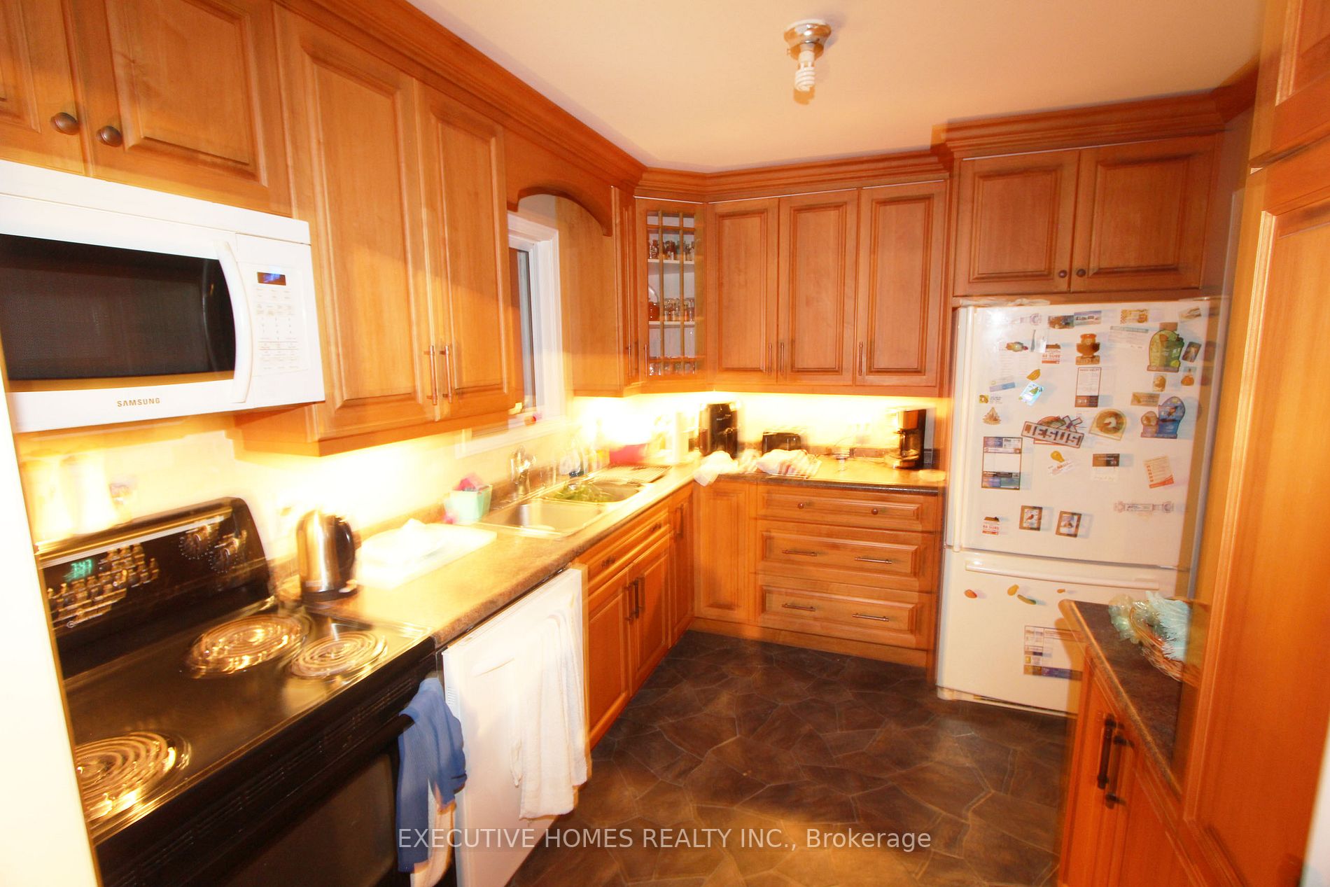899 County Rd 6 N