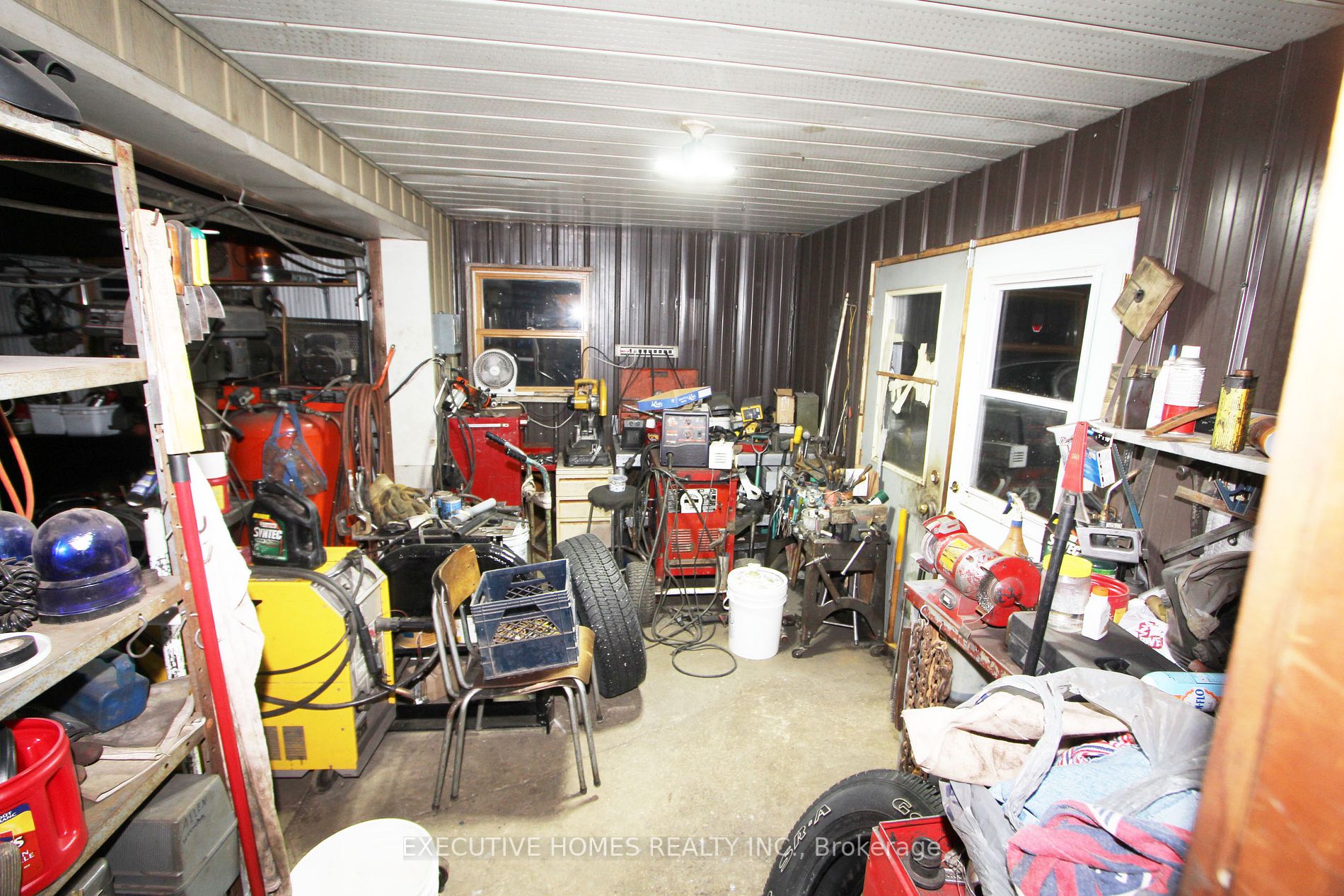 899 County Rd 6 N