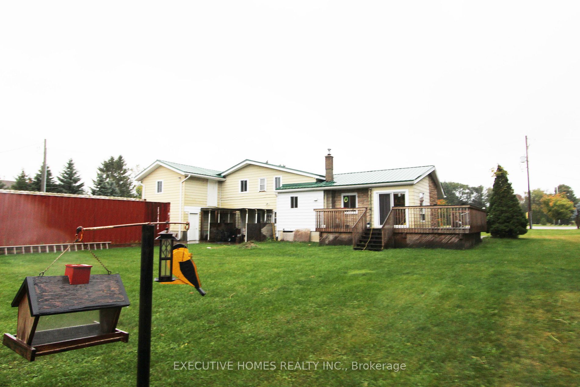 899 County Rd 6 N