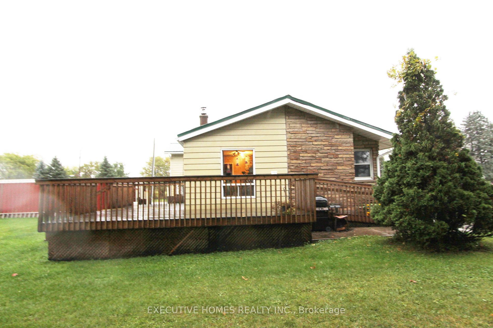 899 County Rd 6 N