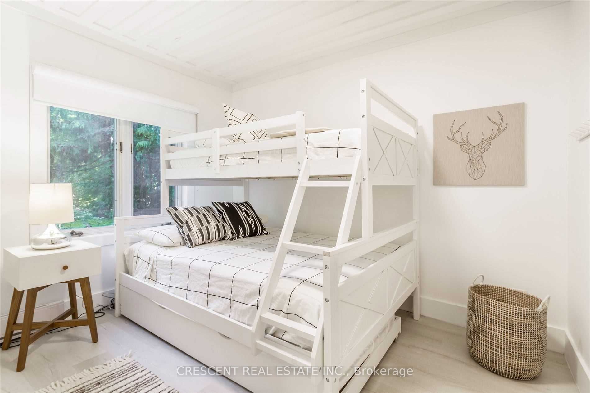 37 Georgian Manor Dr