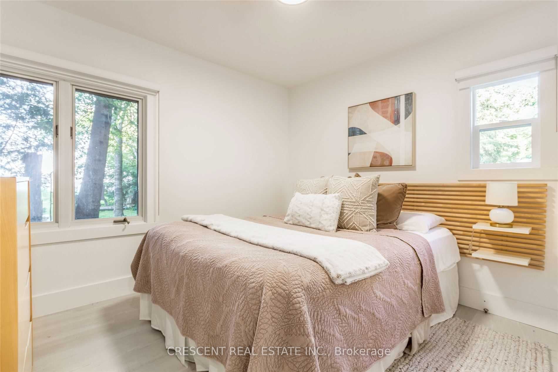 37 Georgian Manor Dr
