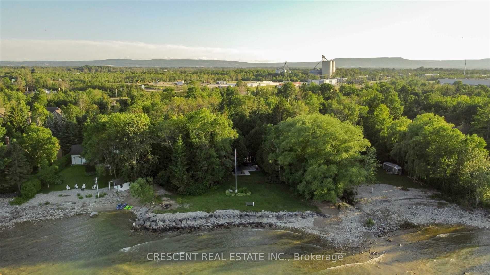 37 Georgian Manor Dr