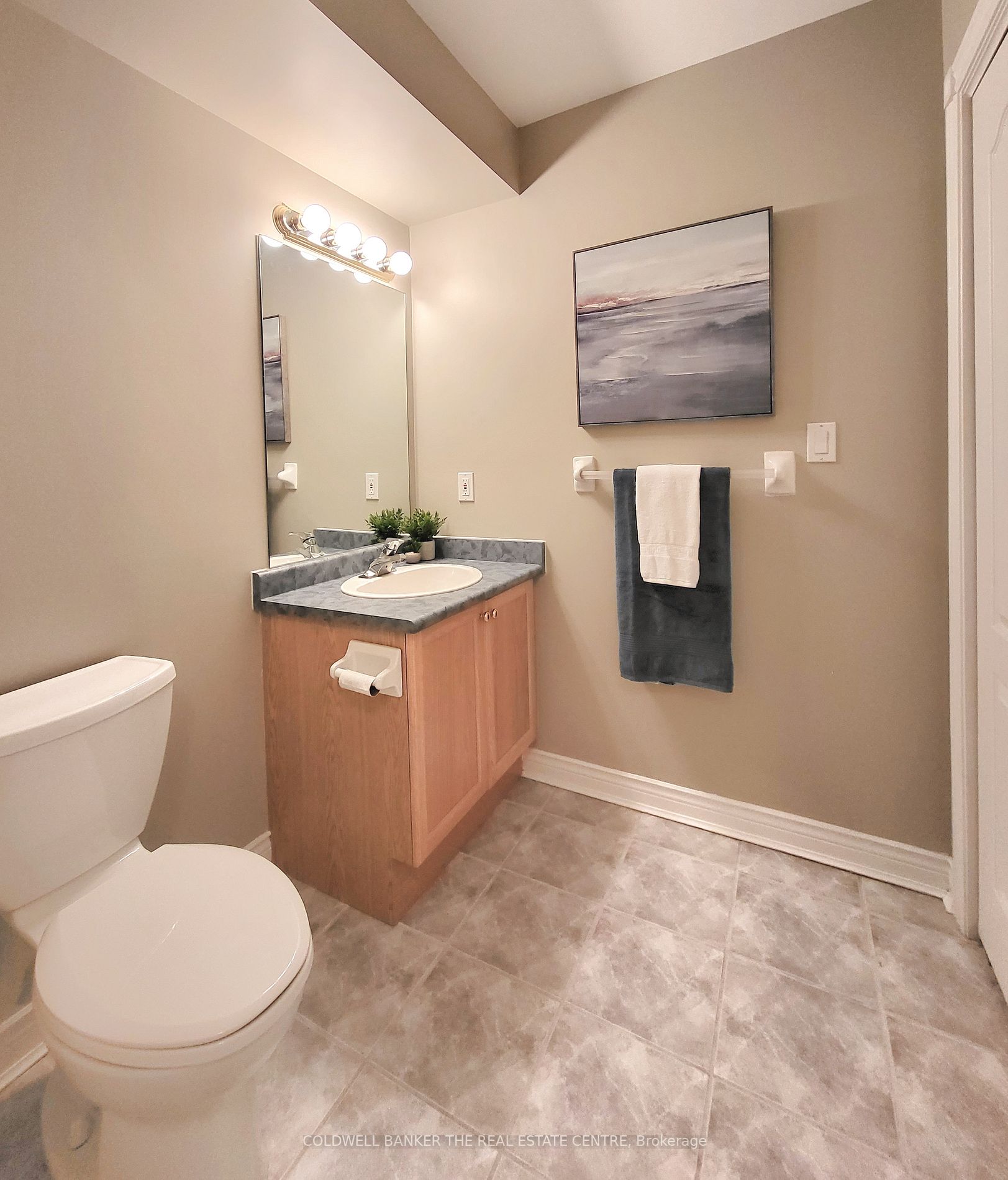 60 Museum Dr, #525