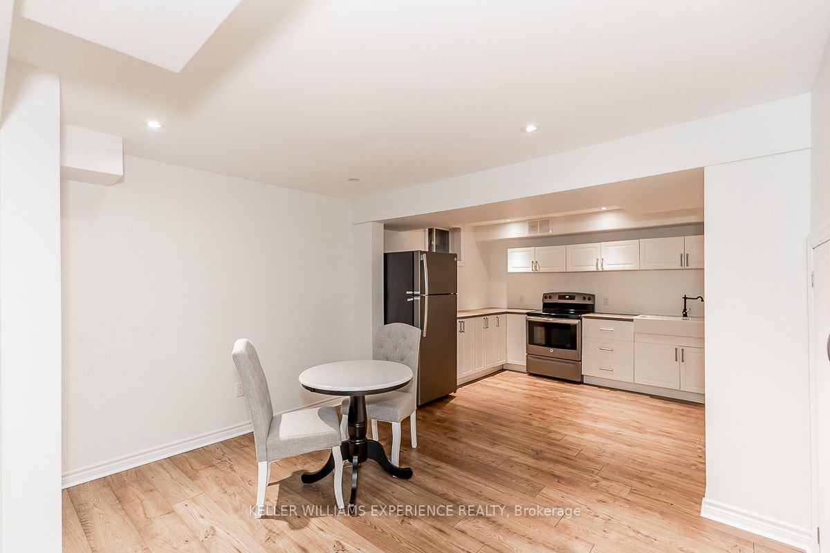 33 Glen Oak Crt