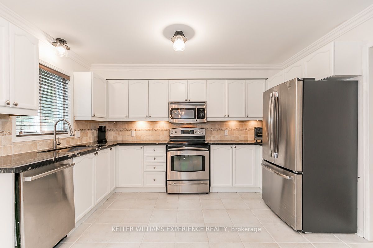 33 Glen Oak Crt
