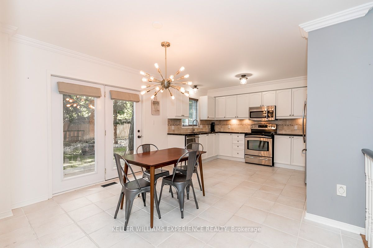 33 Glen Oak Crt