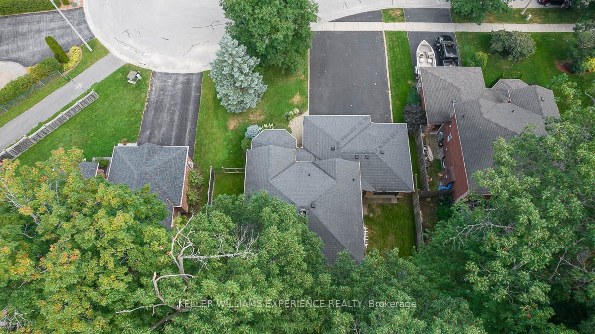 33 Glen Oak Crt