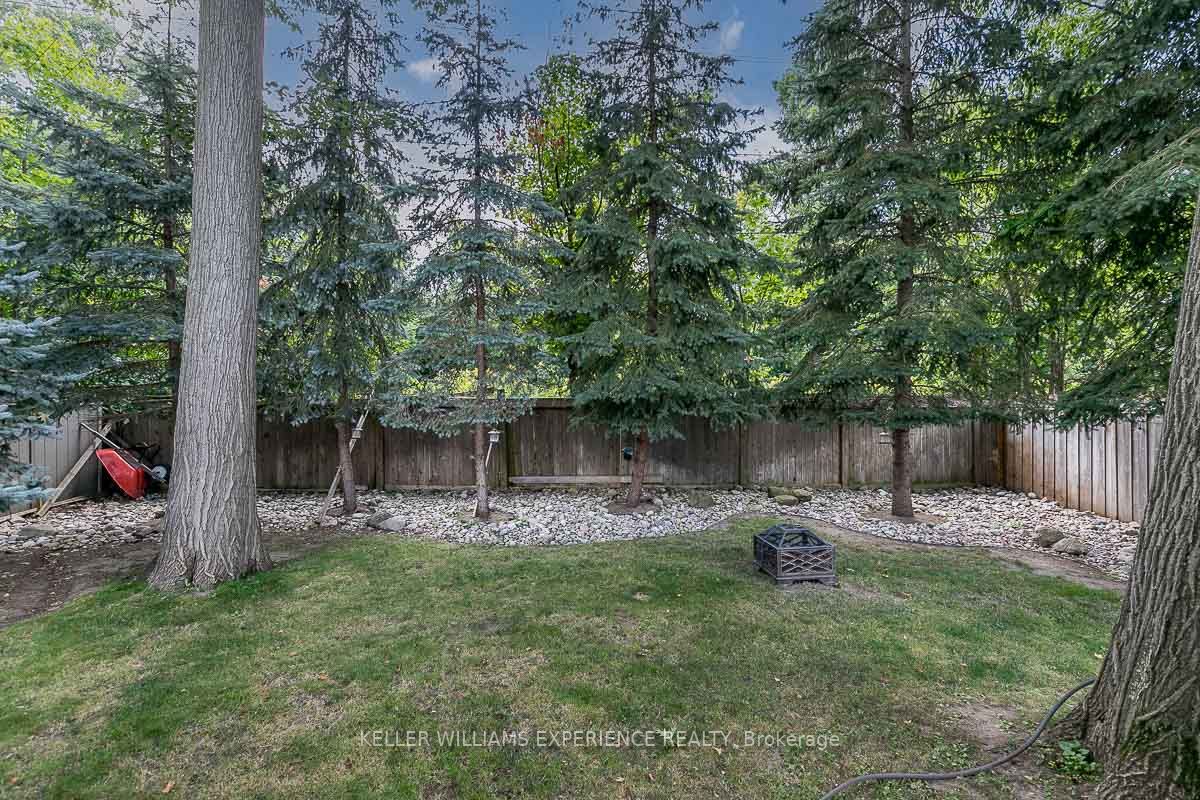 33 Glen Oak Crt