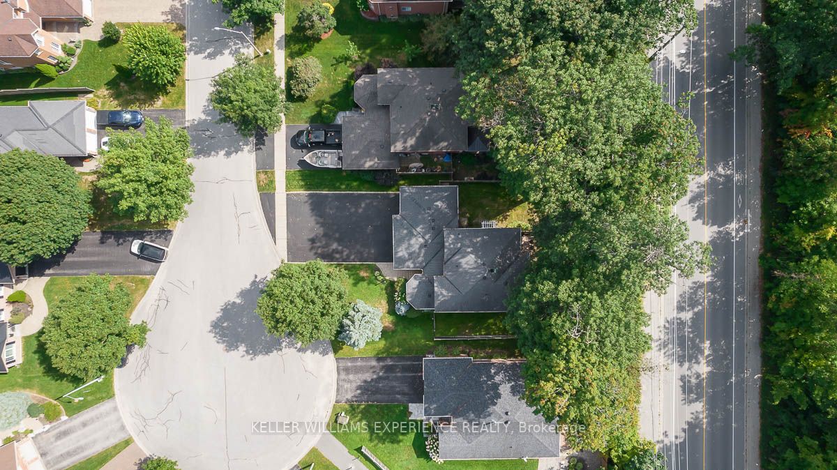 33 Glen Oak Crt
