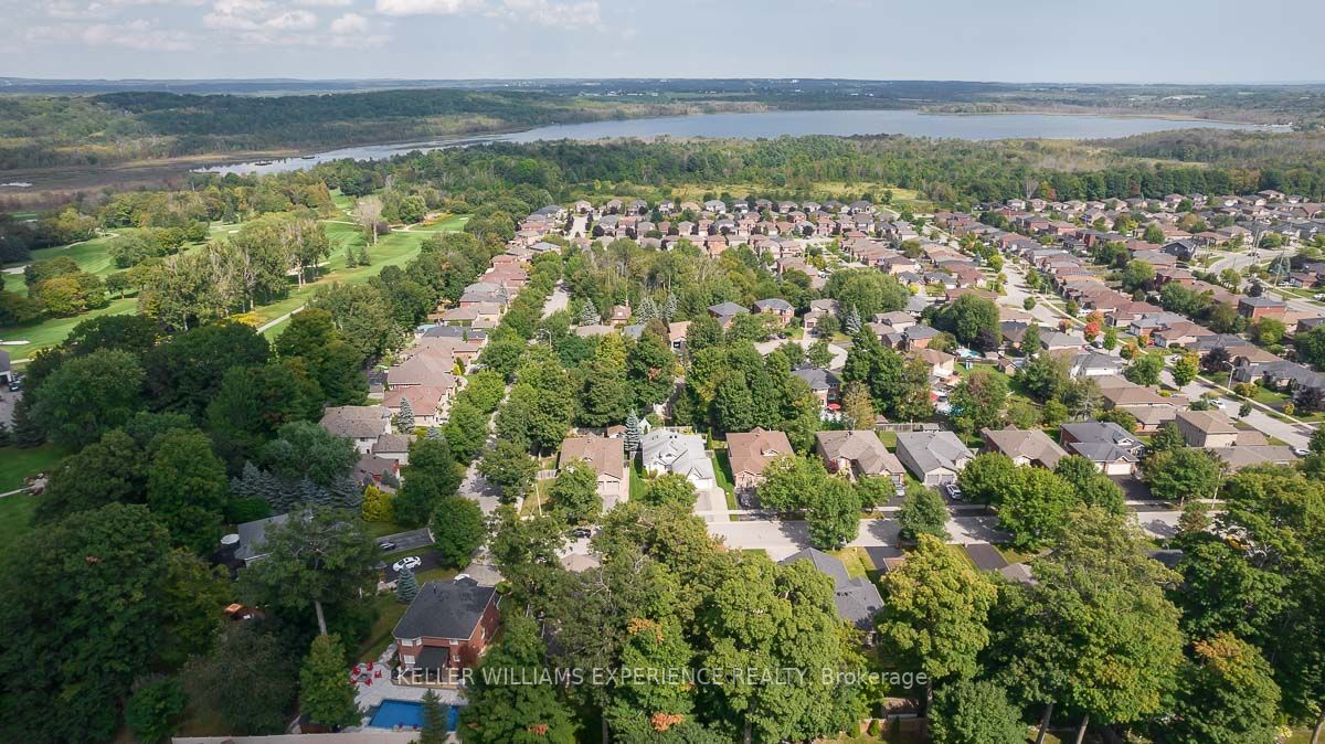 33 Glen Oak Crt