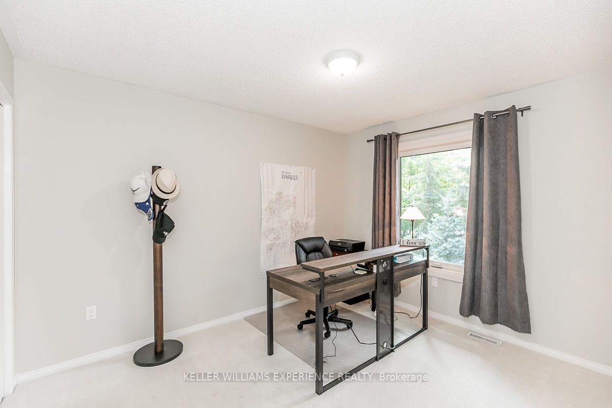 33 Glen Oak Crt