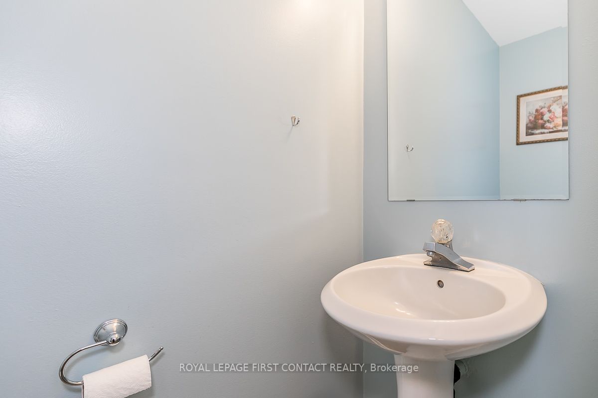 22 Macmillan Cres