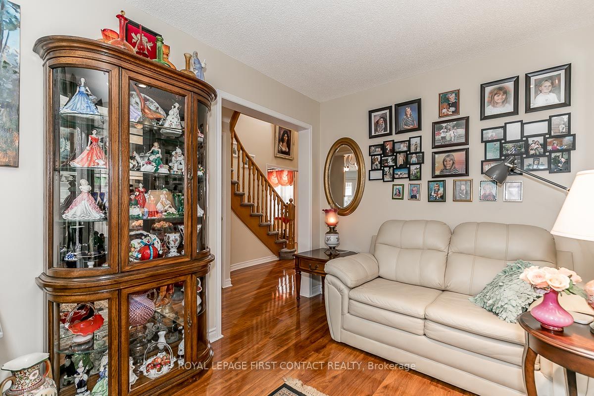 22 Macmillan Cres