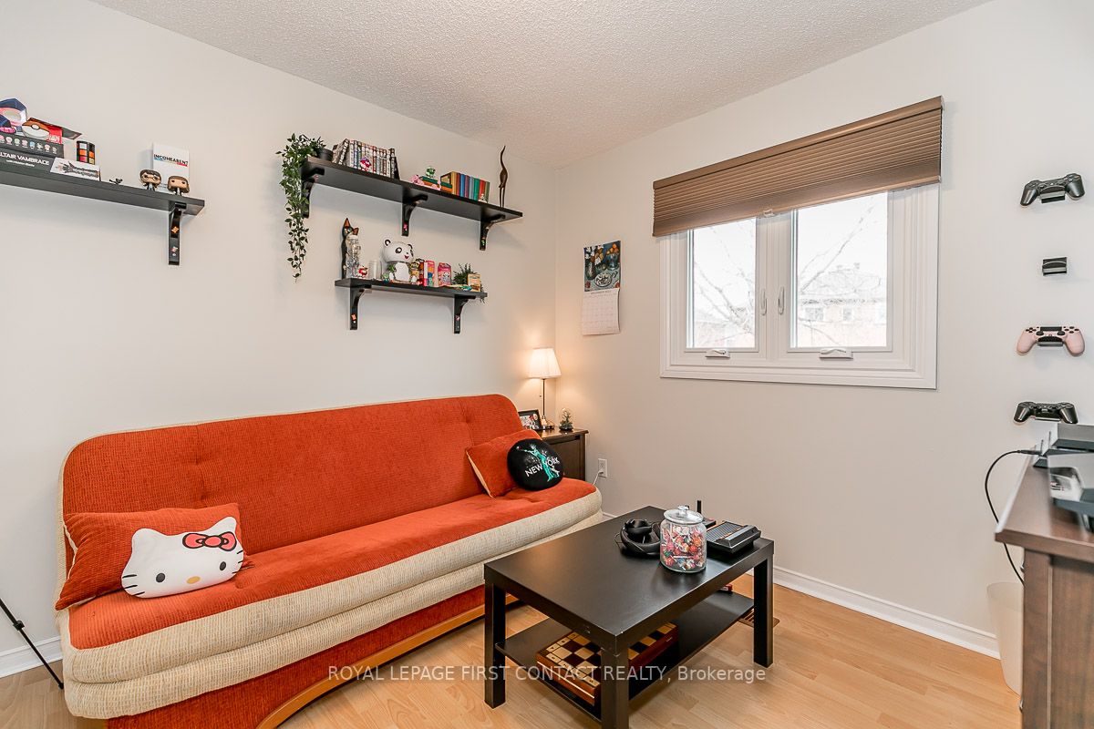 22 Macmillan Cres