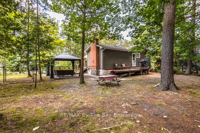1551 Tiny Beaches Rd N