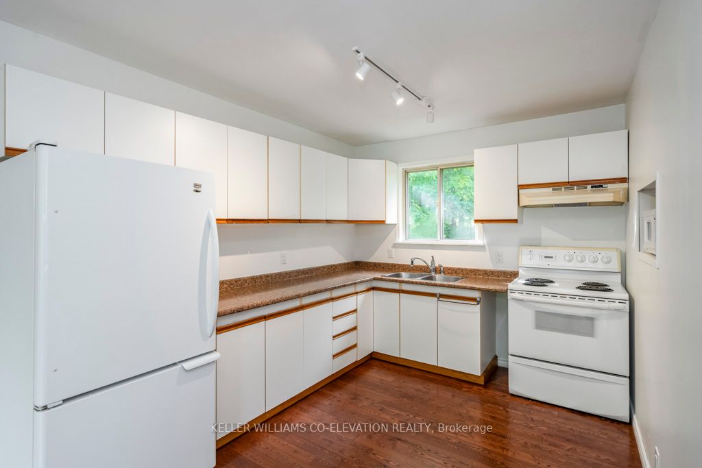 2456 Champlain Rd