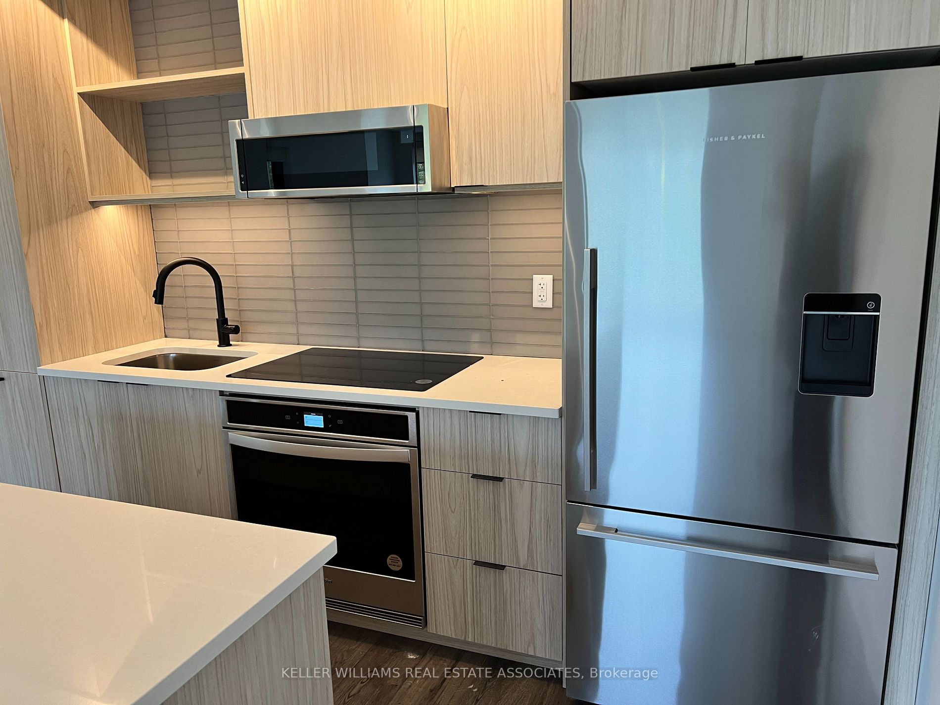 185 dunlop Street E, #616