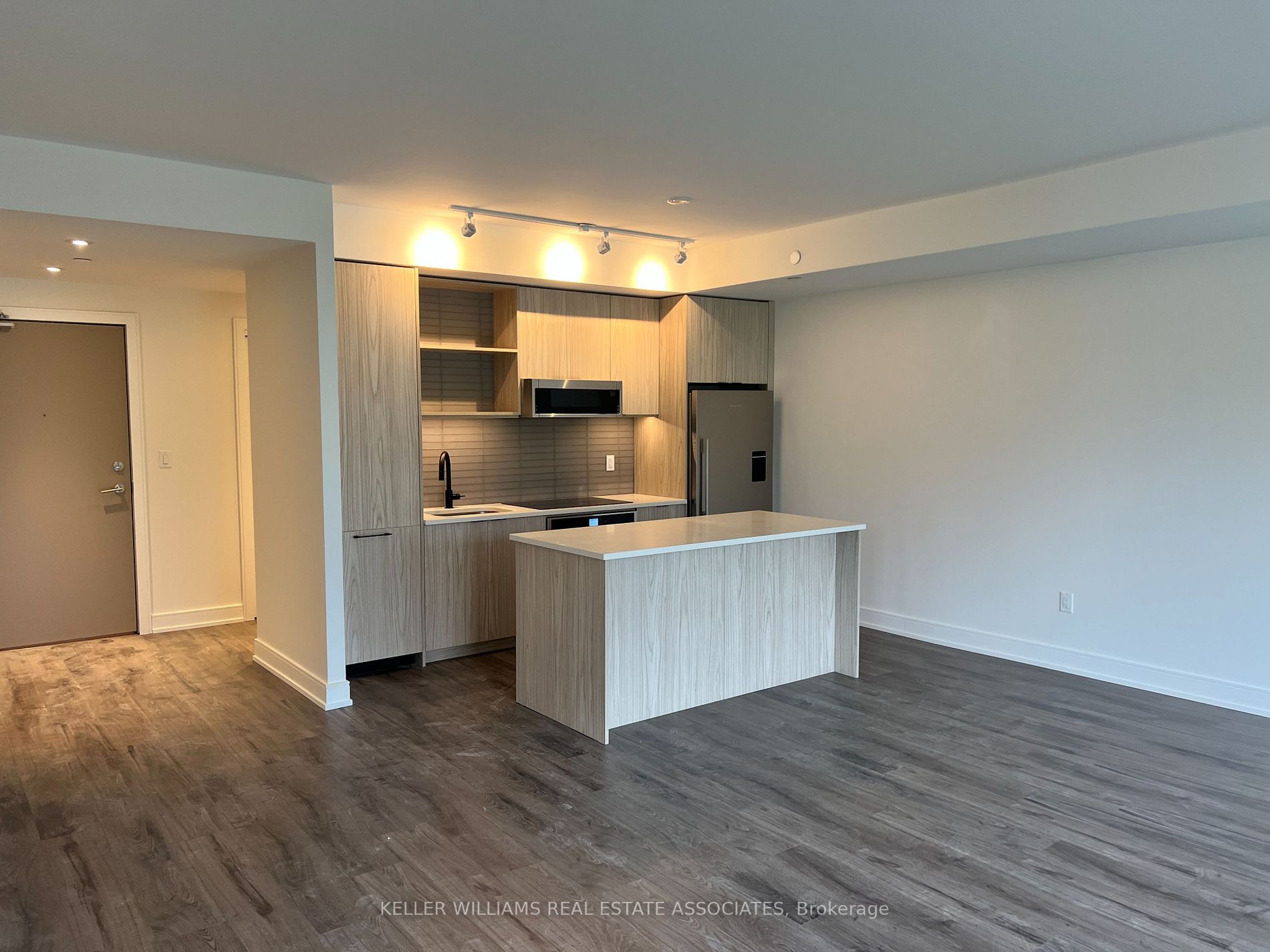 185 dunlop Street E, #616