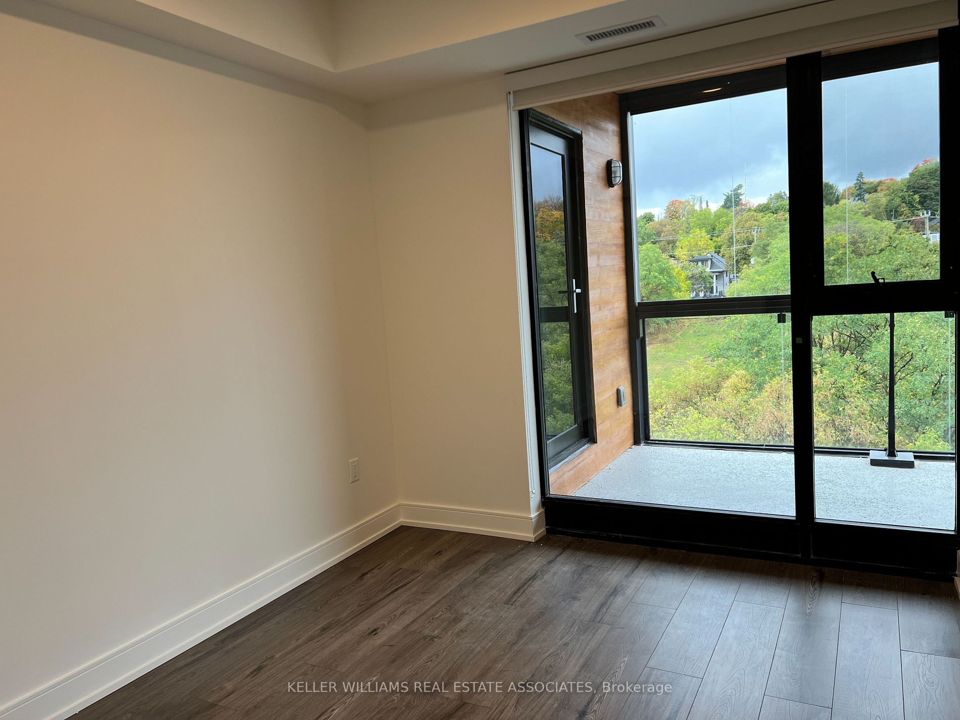 185 dunlop Street E, #616