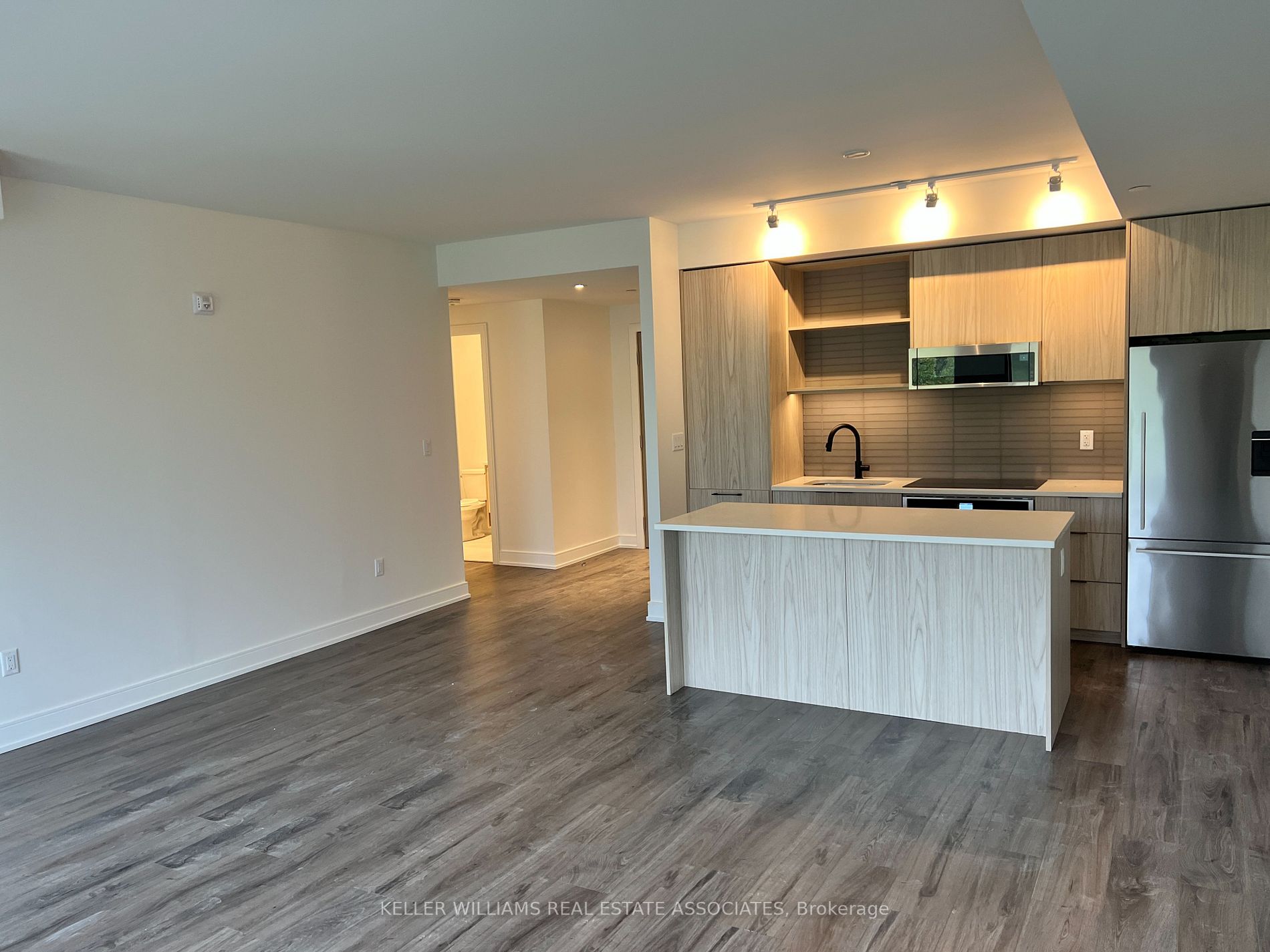 185 dunlop Street E, #616