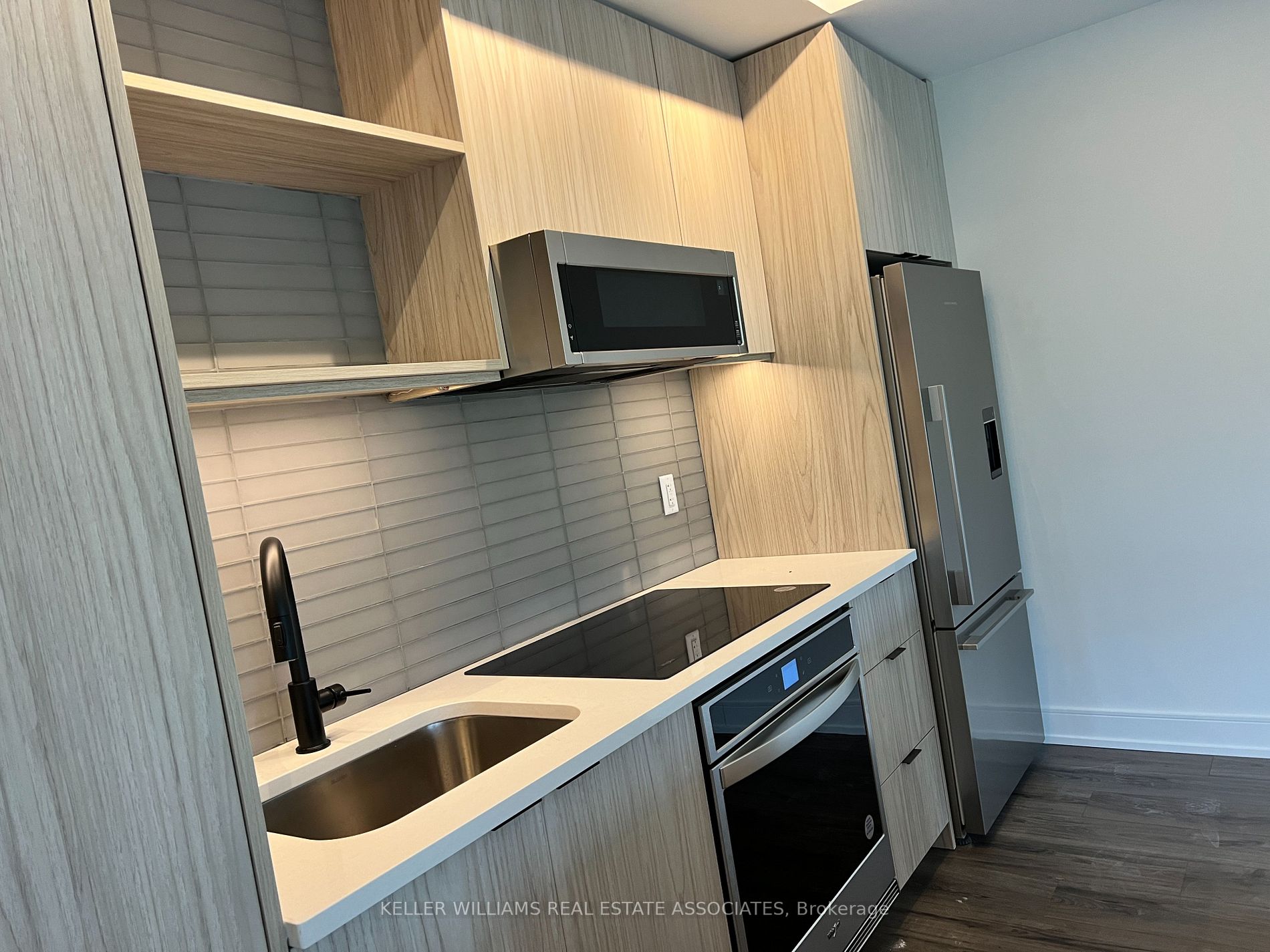 185 dunlop Street E, #616