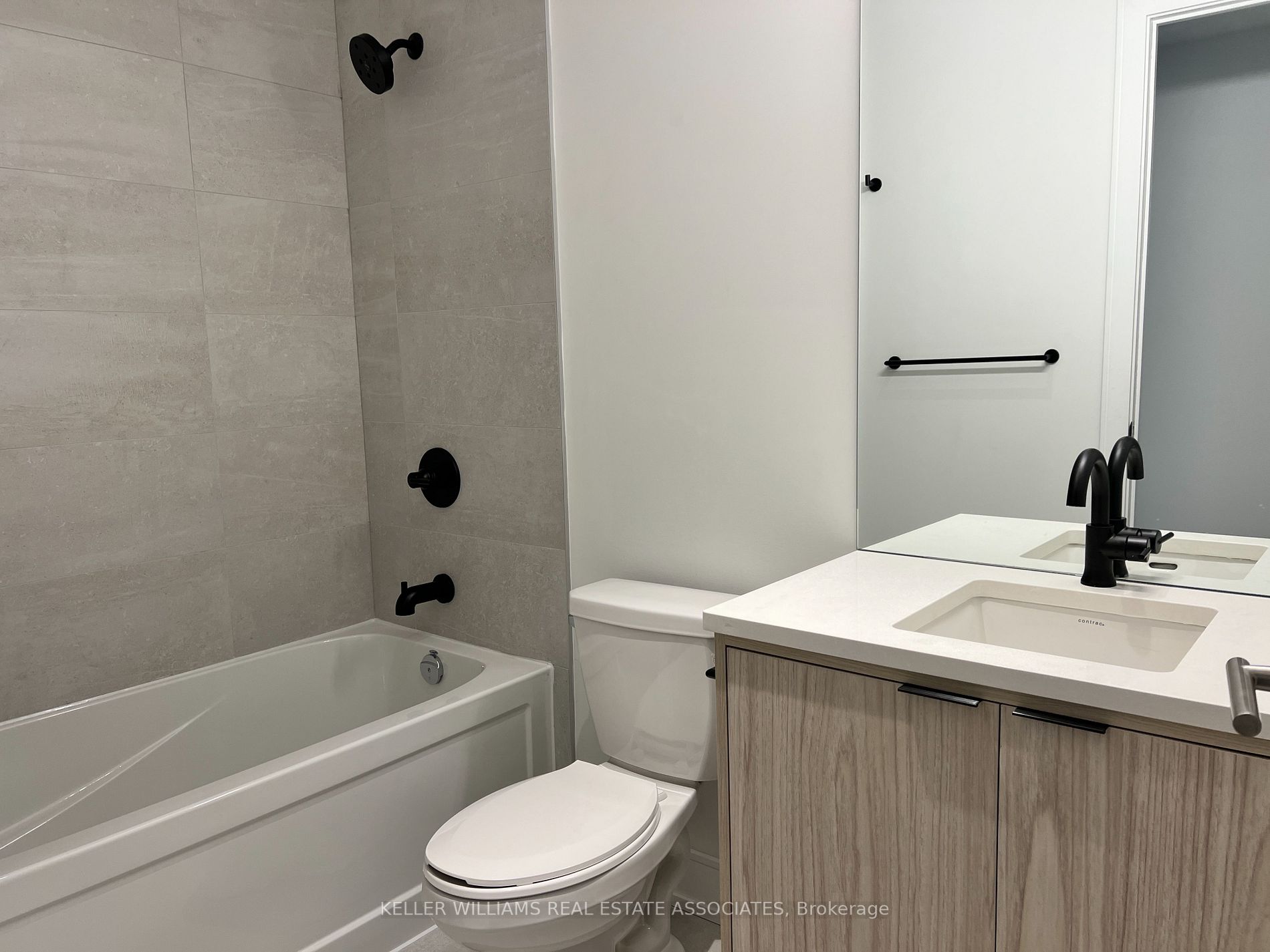 185 dunlop Street E, #616