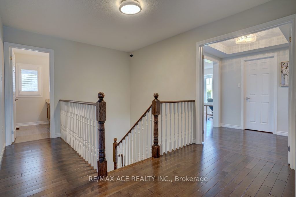 98 Kirby Ave