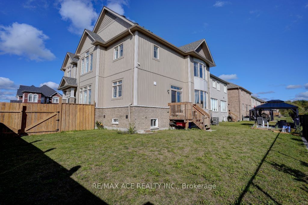 98 Kirby Ave