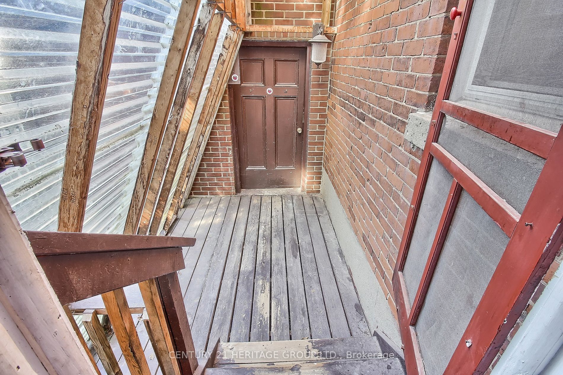 243 Dunlop St E