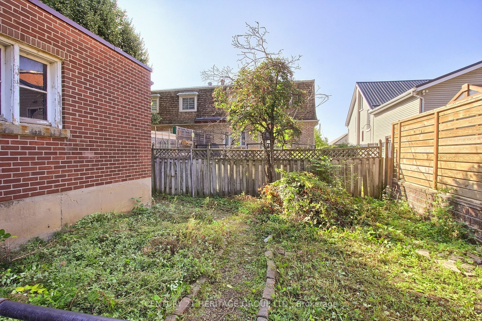 243 Dunlop St E