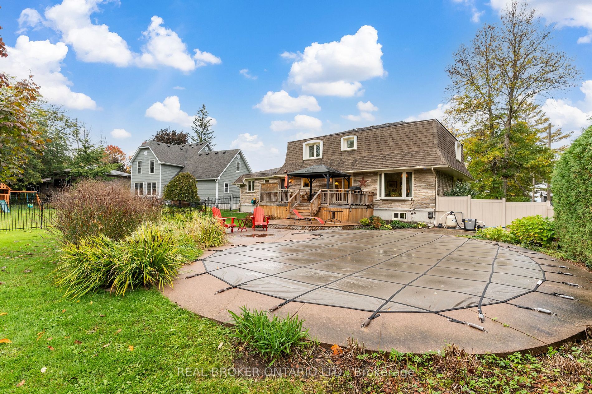 45 Maple Dr