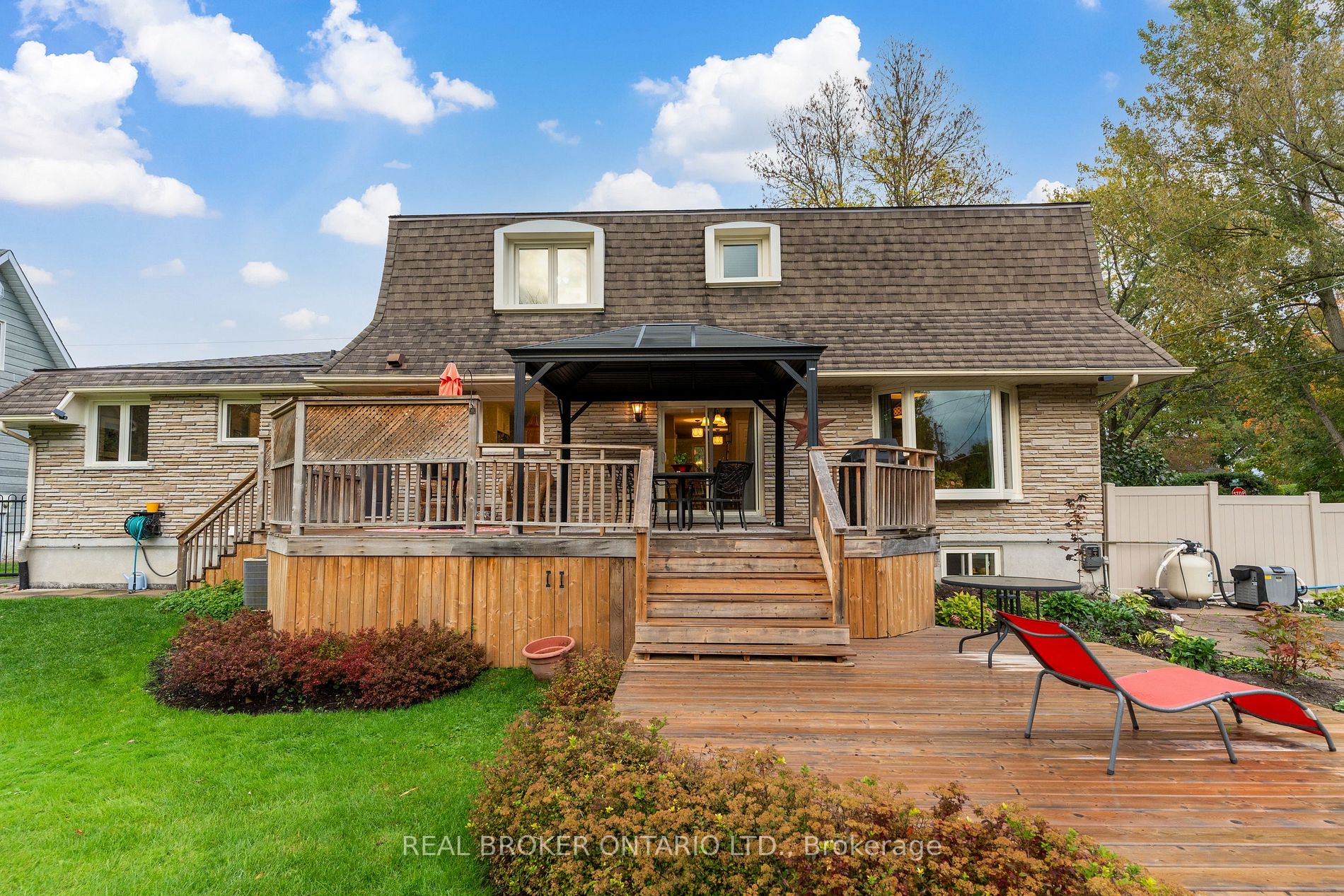 45 Maple Dr