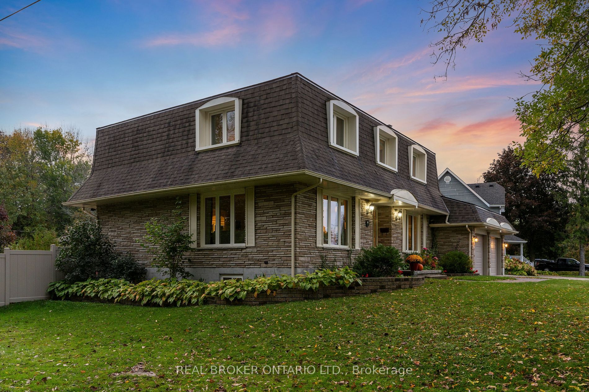 45 Maple Dr