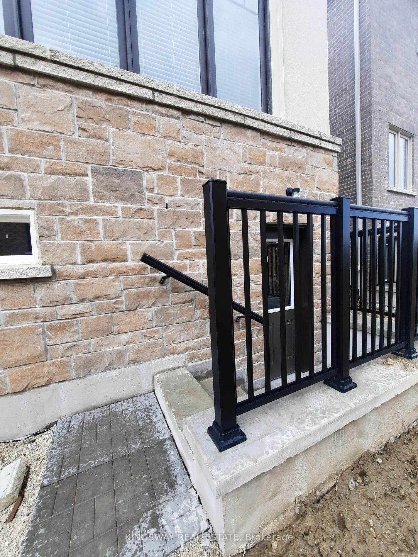 221 Warden St