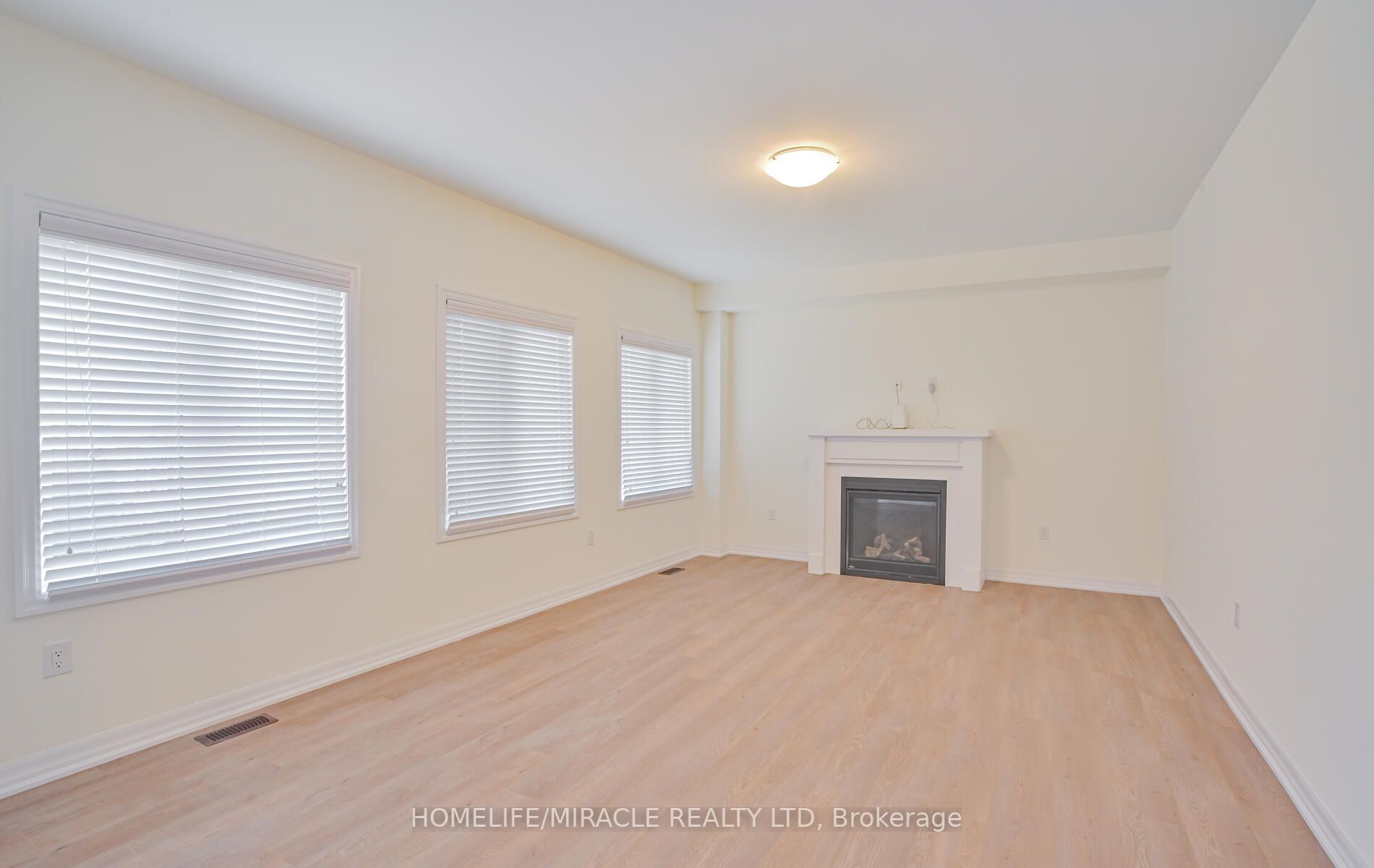 228 Warden St