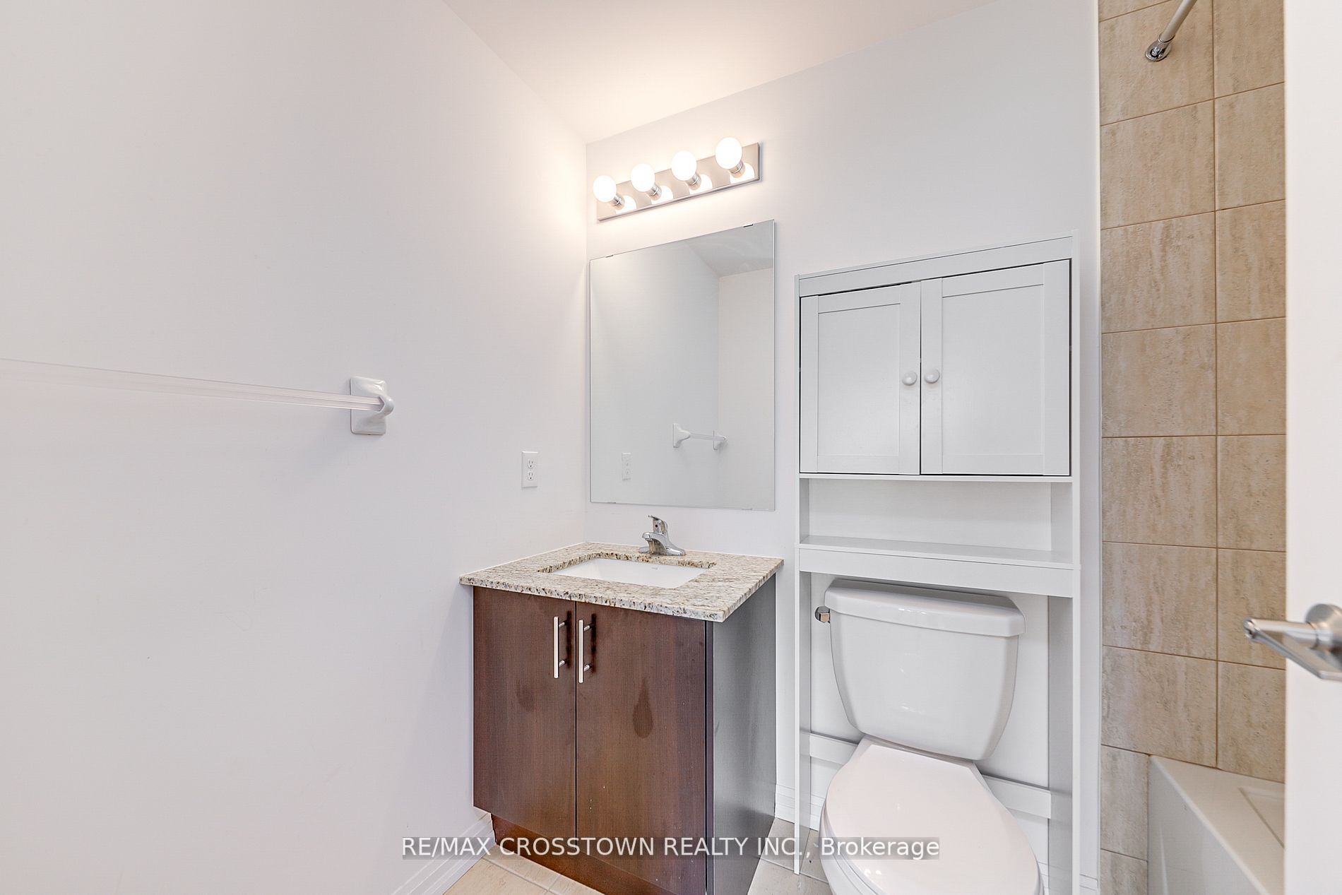 302 Essa Rd, #201
