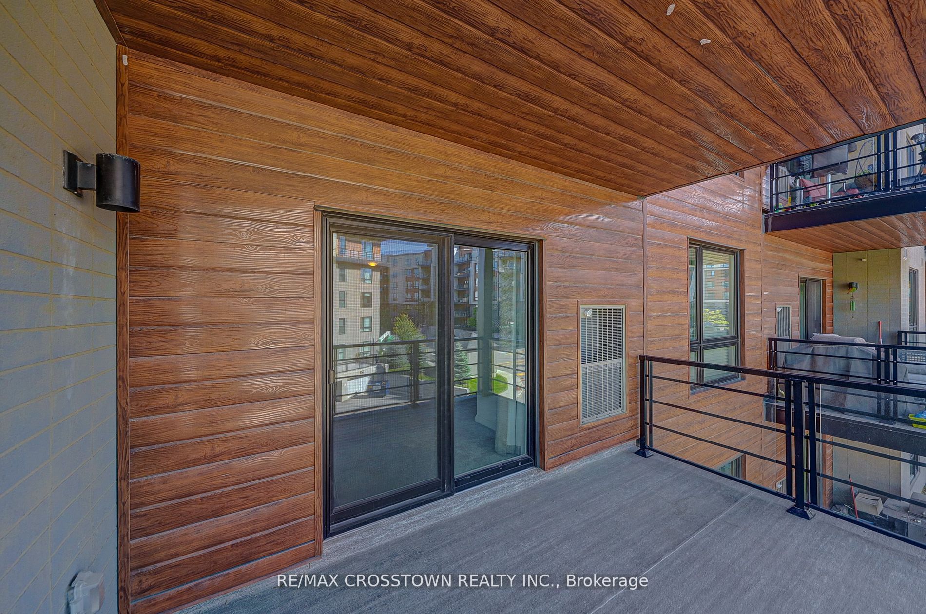 302 Essa Rd, #201