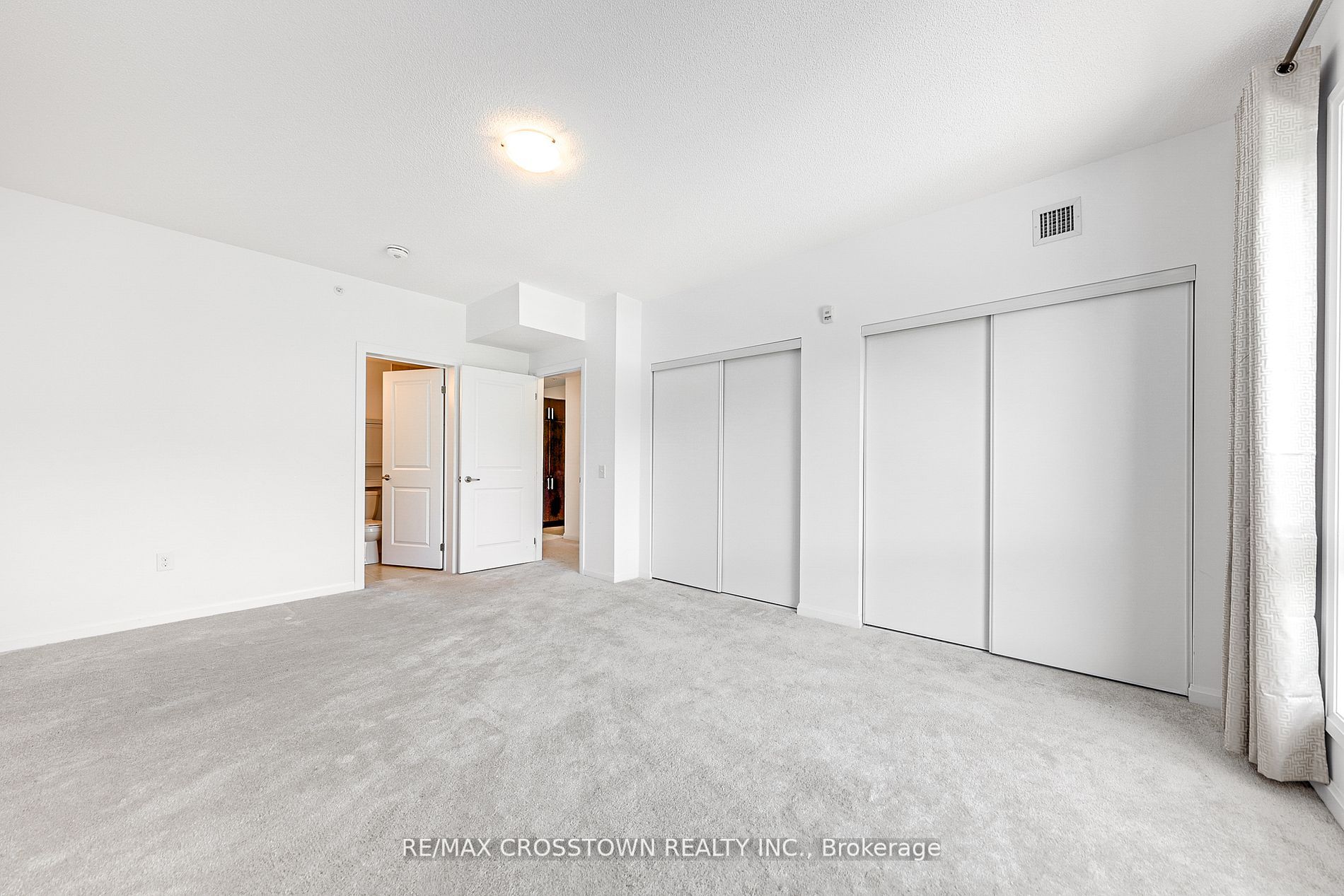 302 Essa Rd, #201